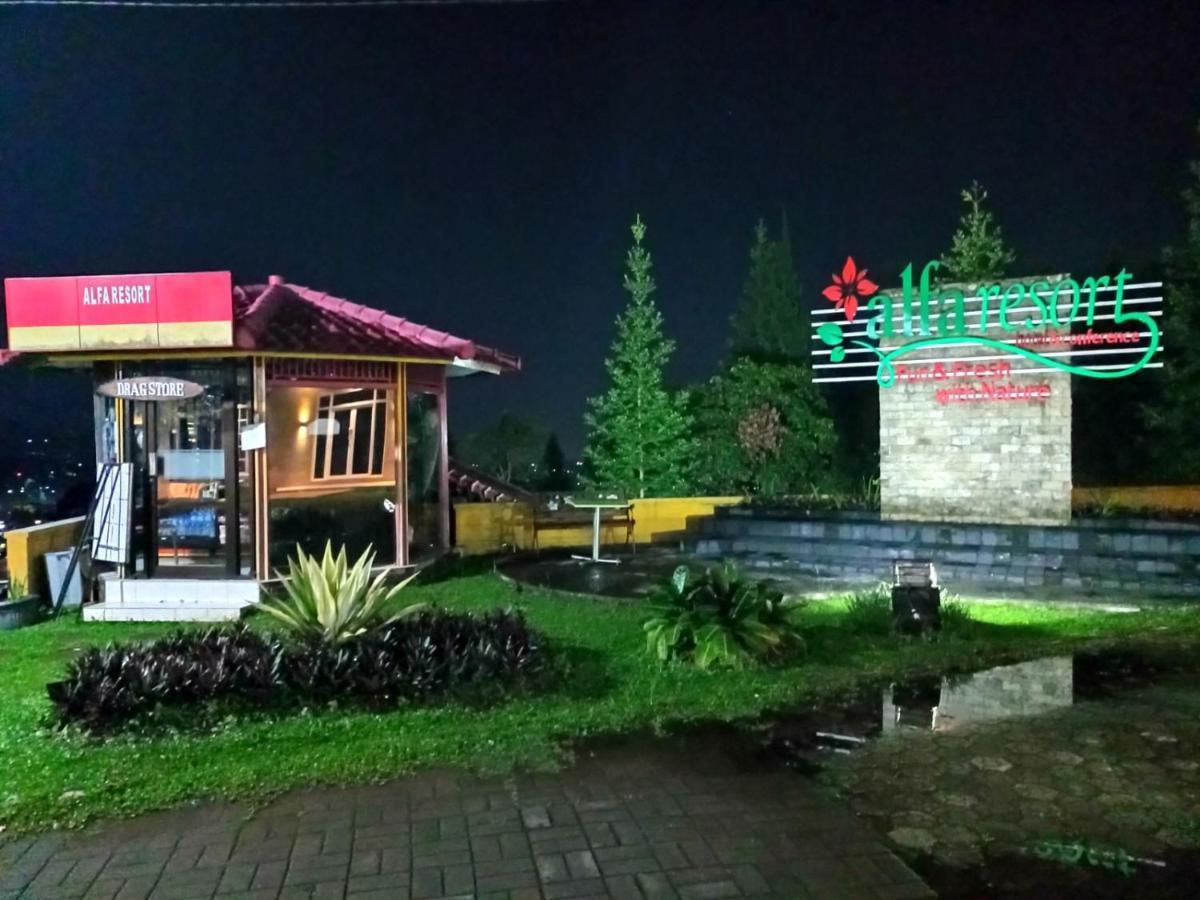 Alfa Resort Hotel And Conference Puncak Eksteriør billede