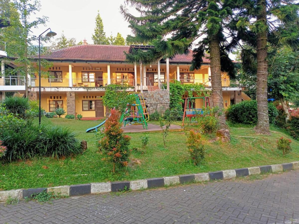 Alfa Resort Hotel And Conference Puncak Eksteriør billede