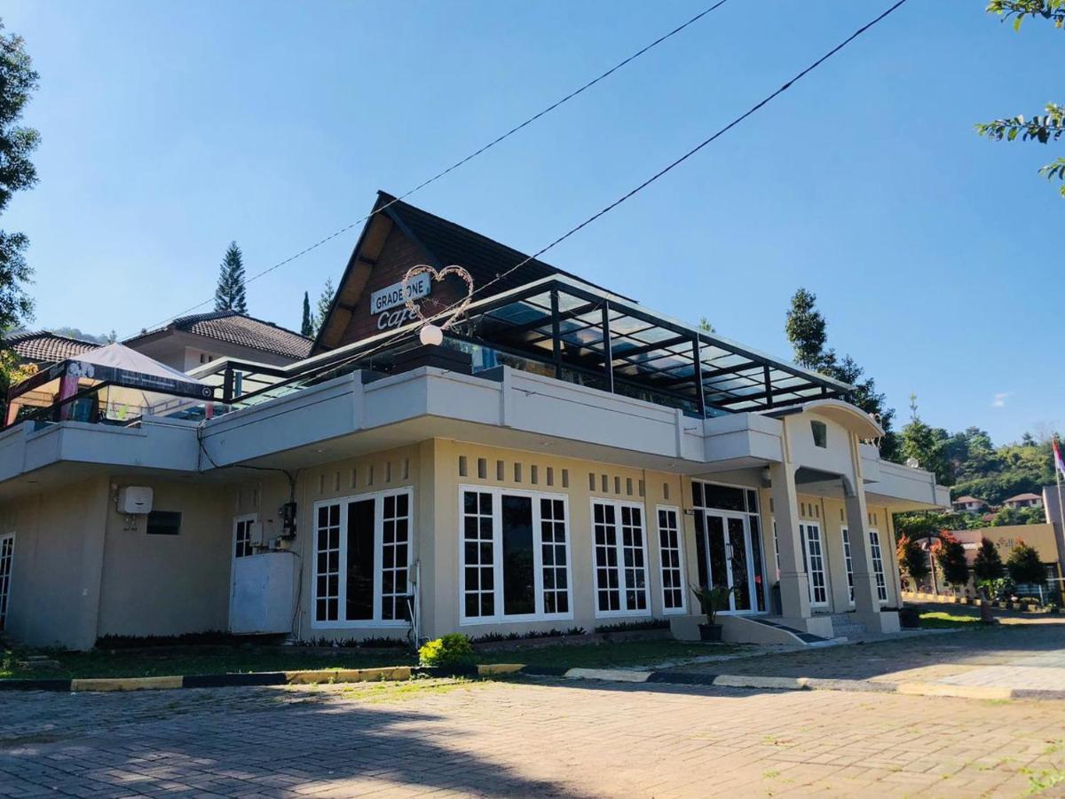 Alfa Resort Hotel And Conference Puncak Eksteriør billede