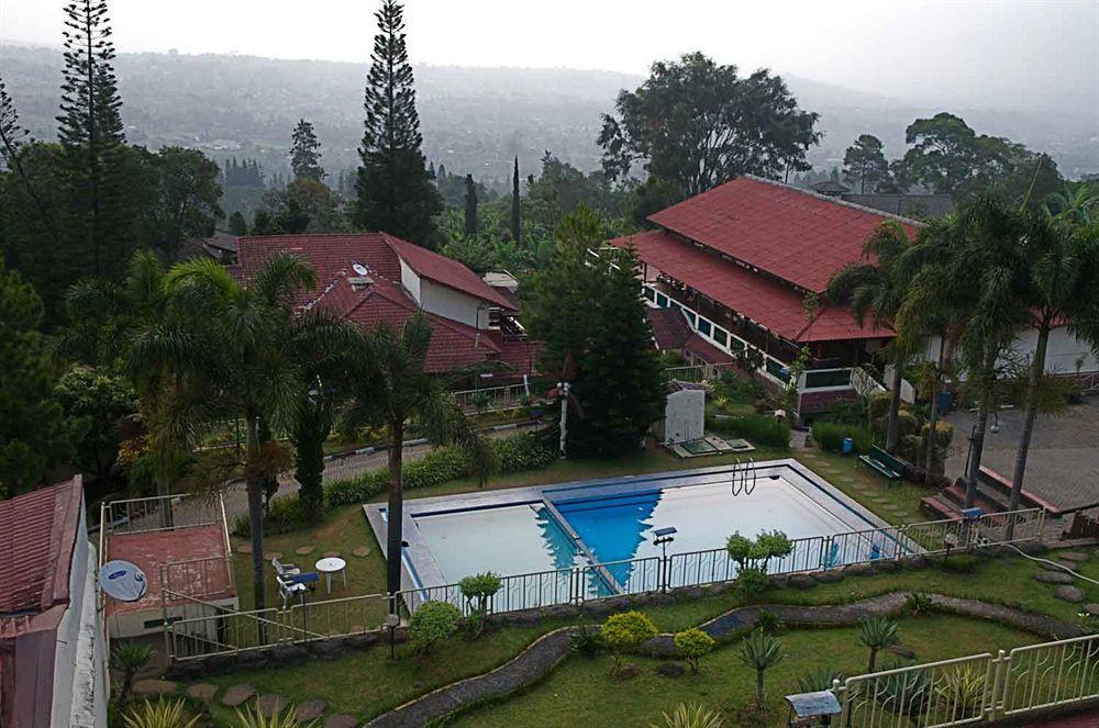 Alfa Resort Hotel And Conference Puncak Eksteriør billede