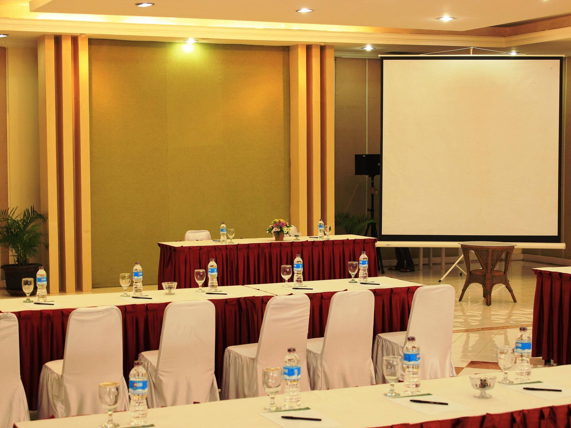 Alfa Resort Hotel And Conference Puncak Eksteriør billede