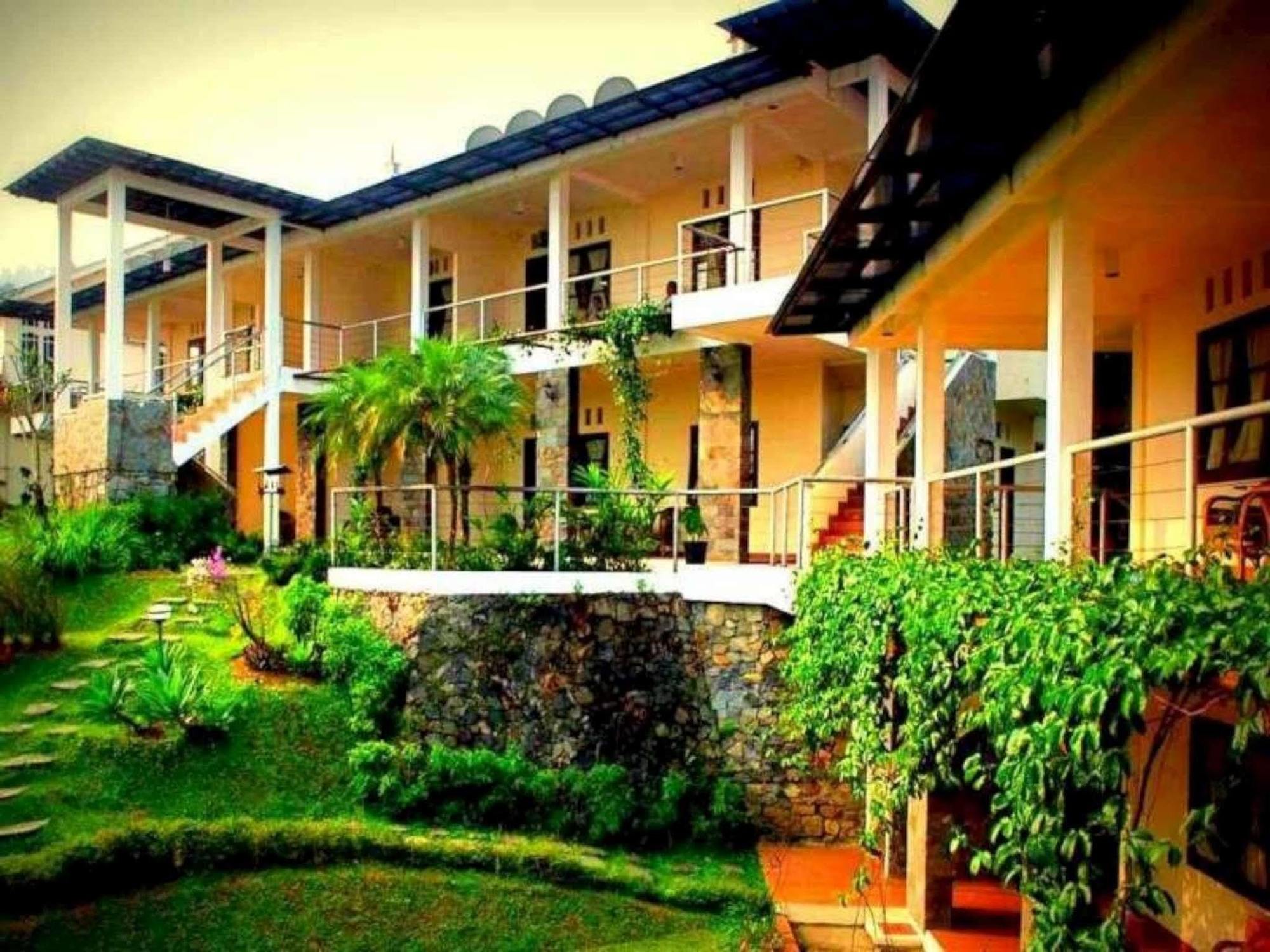 Alfa Resort Hotel And Conference Puncak Eksteriør billede